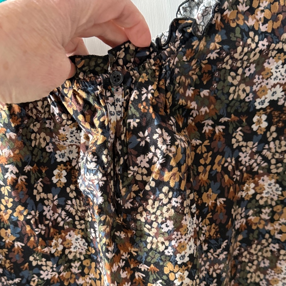 Time and Tru Black Floral Ruffle Neck Blouse - Picture 3 of 3